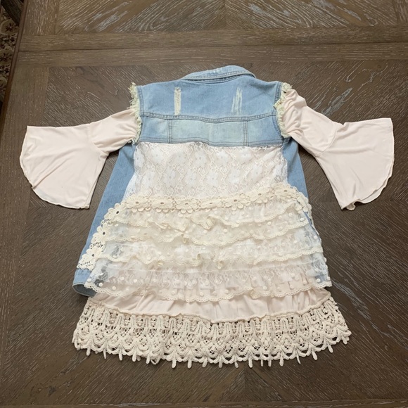 Off white cotton 3/4 sleeves w/ lace embellishment - Picture 9 of 9